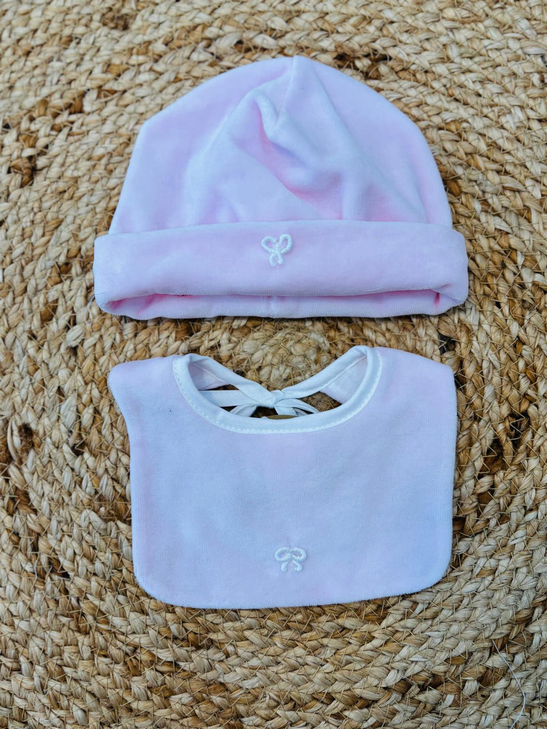 Set cappello e bavaglino Nodo d&