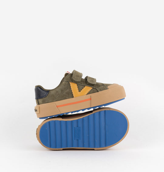 Sneakers con strappi in Camoscio