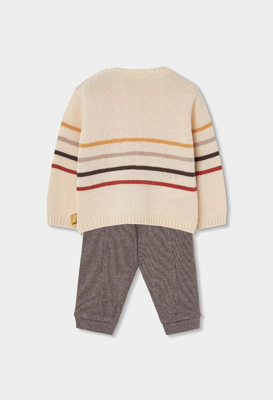 Completo con maglione