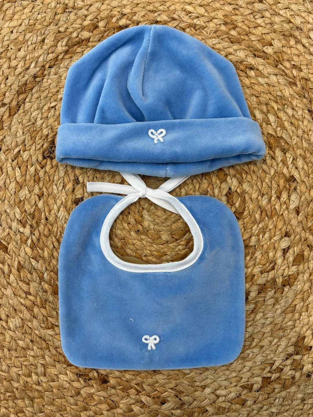 Set cappello e bavaglino Nodo d&