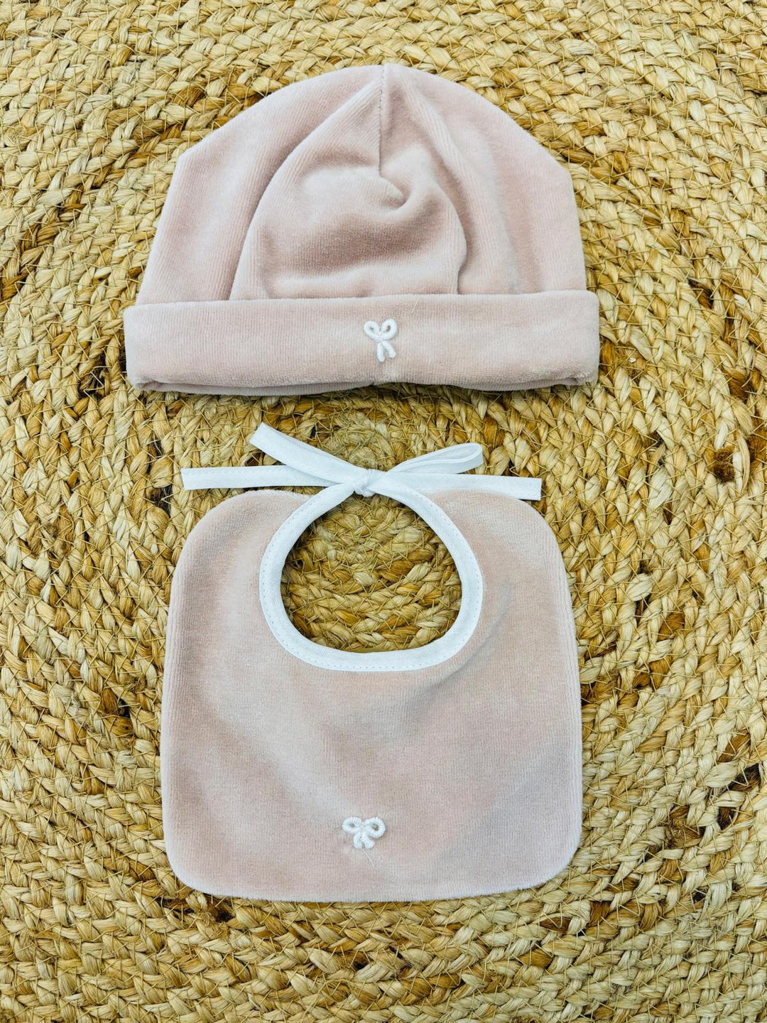 Set cappello e bavaglino Nodo d&