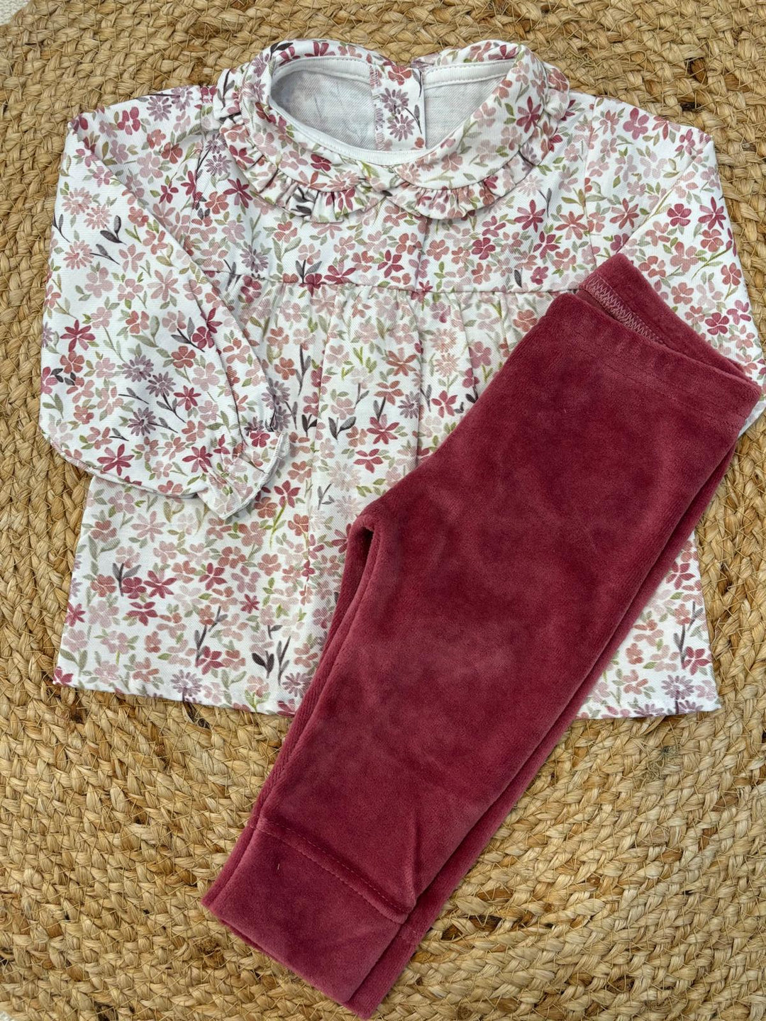 Completo fiorellini con leggings