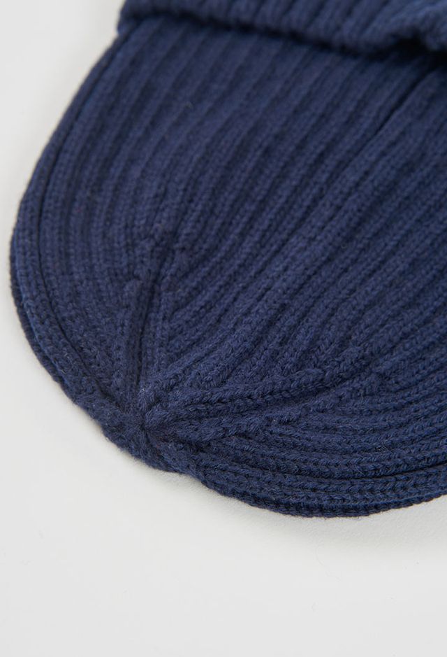 Cappello a coste blu