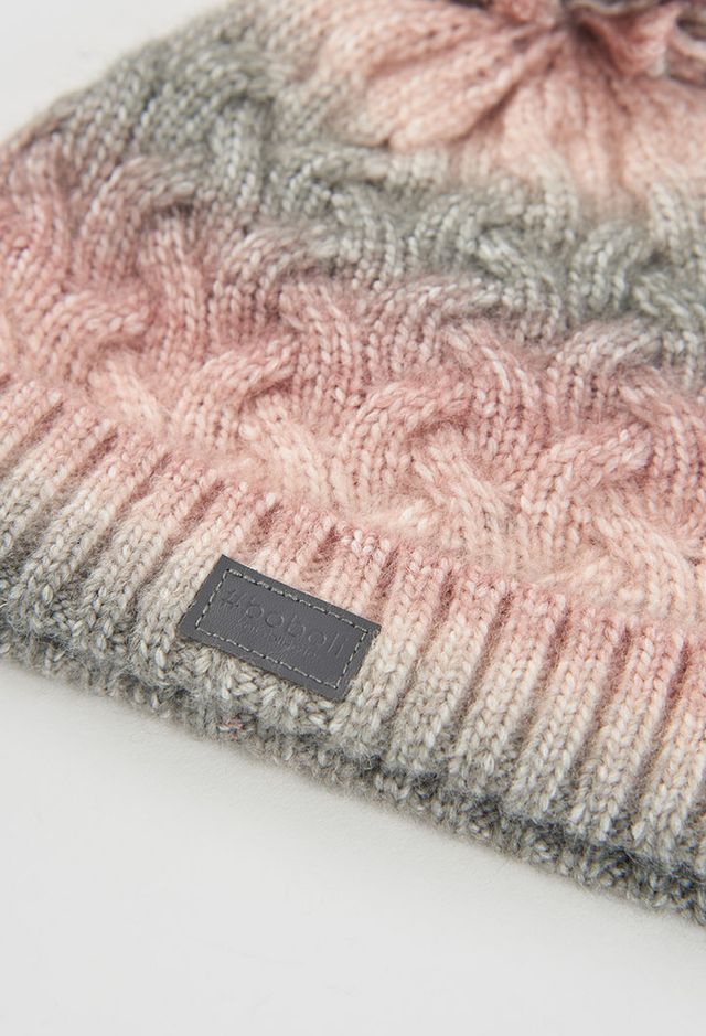 Cappello in lana trecce