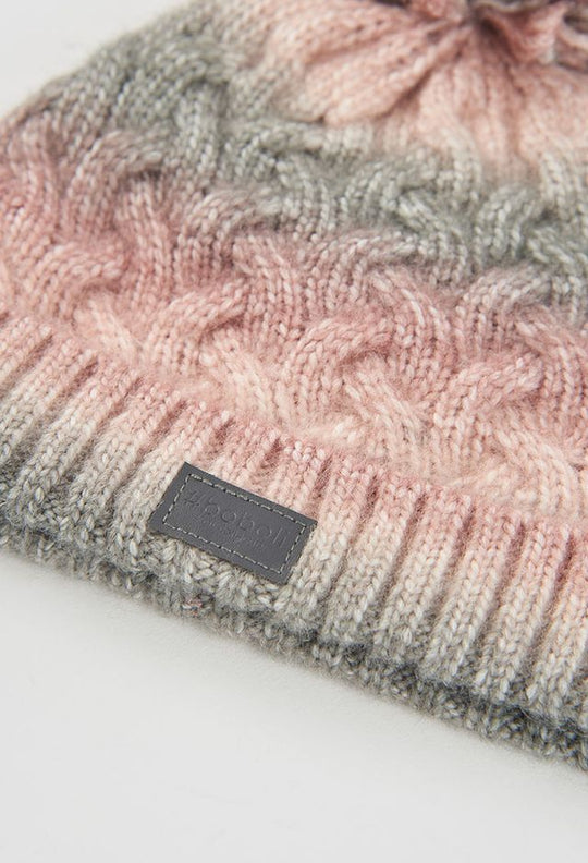 Cappello in lana trecce