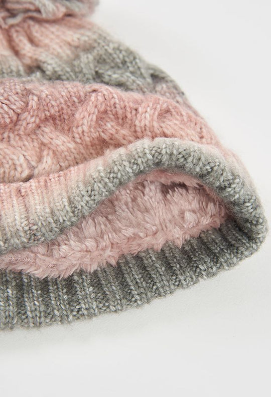 Cappello in lana trecce